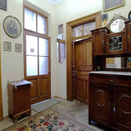 "Eva Stories" Movie Apartment On Rynok Square Lviv Eksteriør billede