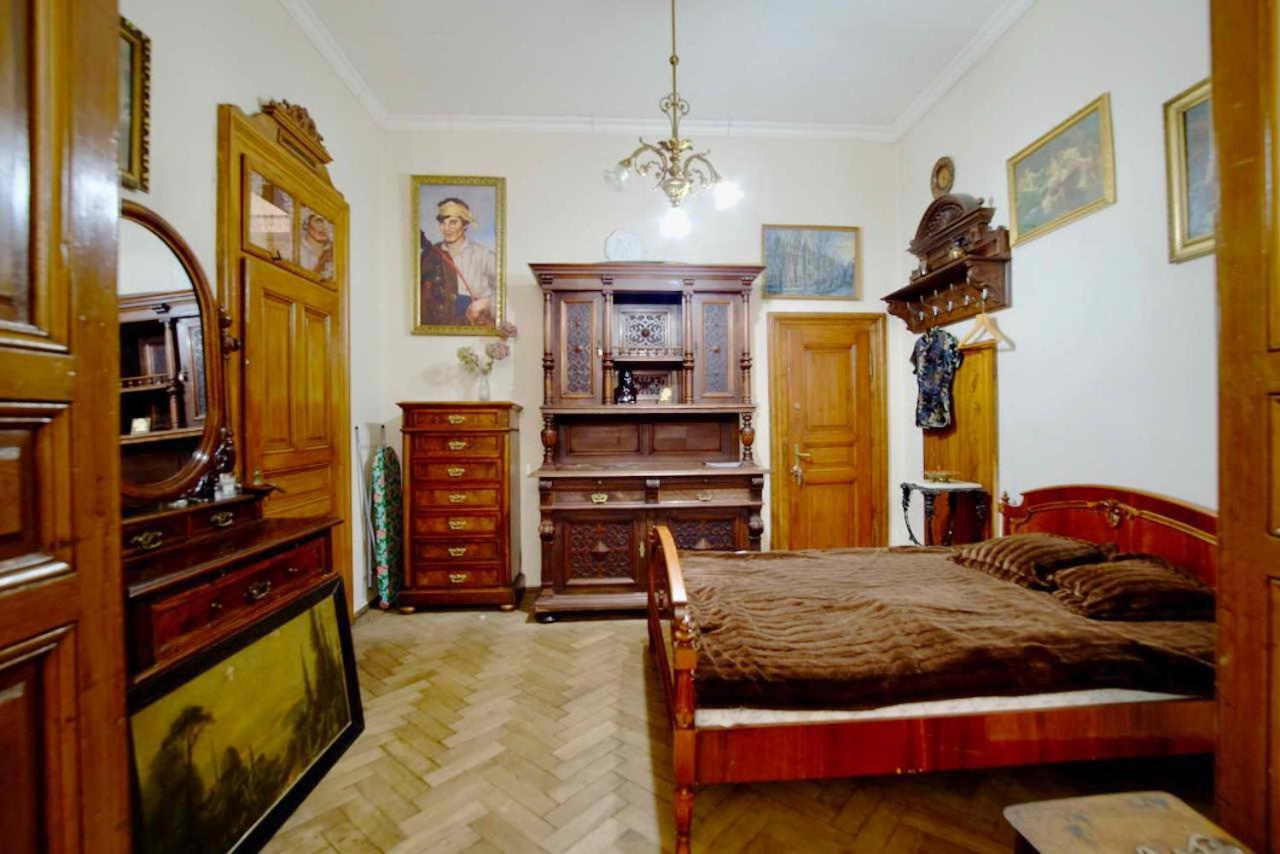 "Eva Stories" Movie Apartment On Rynok Square Lviv Eksteriør billede