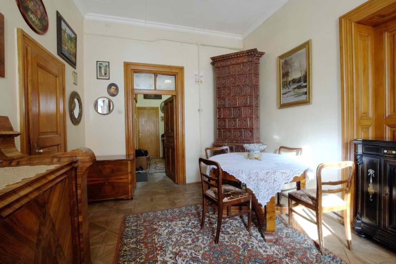 "Eva Stories" Movie Apartment On Rynok Square Lviv Eksteriør billede