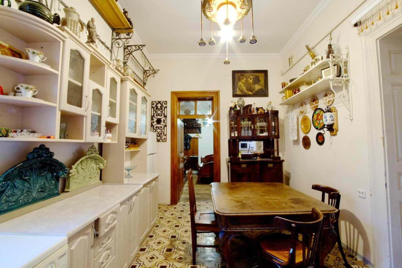 "Eva Stories" Movie Apartment On Rynok Square Lviv Eksteriør billede