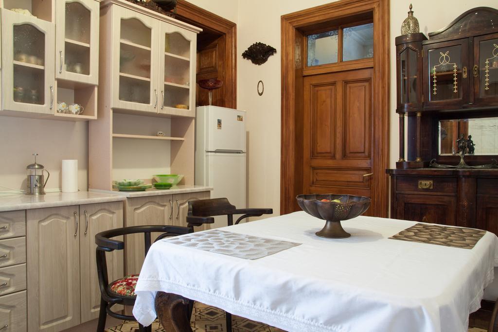 "Eva Stories" Movie Apartment On Rynok Square Lviv Eksteriør billede