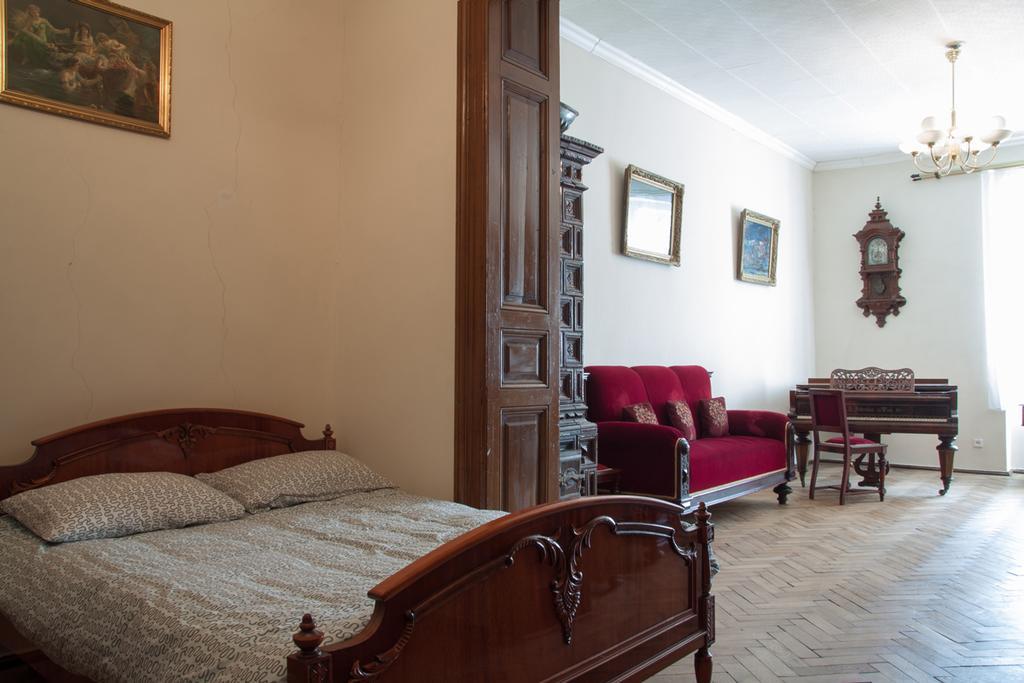 "Eva Stories" Movie Apartment On Rynok Square Lviv Eksteriør billede