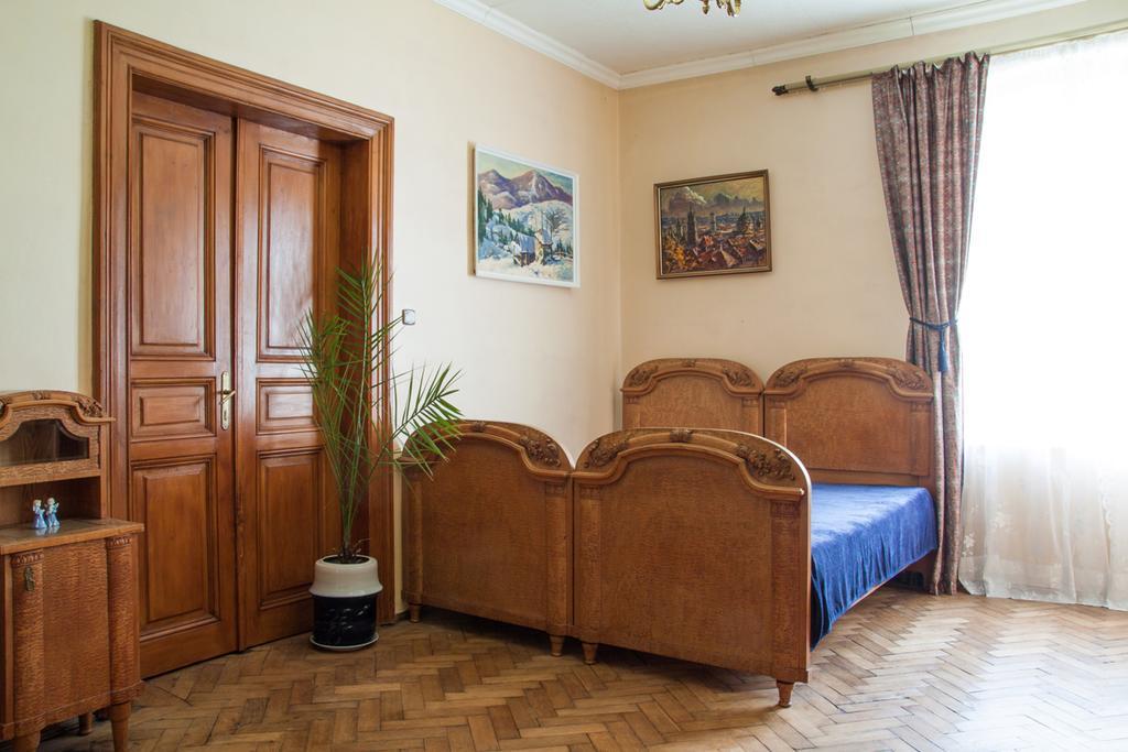 "Eva Stories" Movie Apartment On Rynok Square Lviv Eksteriør billede