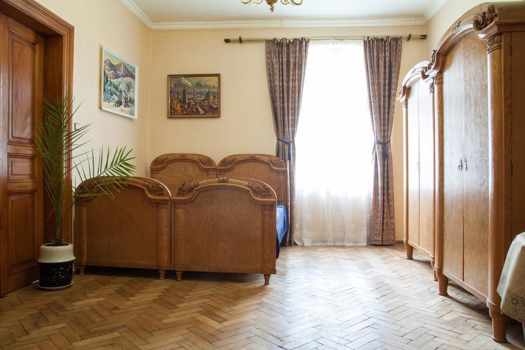 "Eva Stories" Movie Apartment On Rynok Square Lviv Eksteriør billede