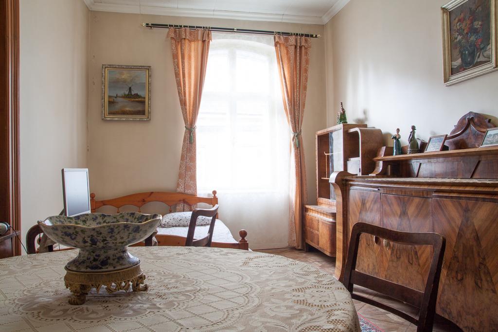 "Eva Stories" Movie Apartment On Rynok Square Lviv Eksteriør billede