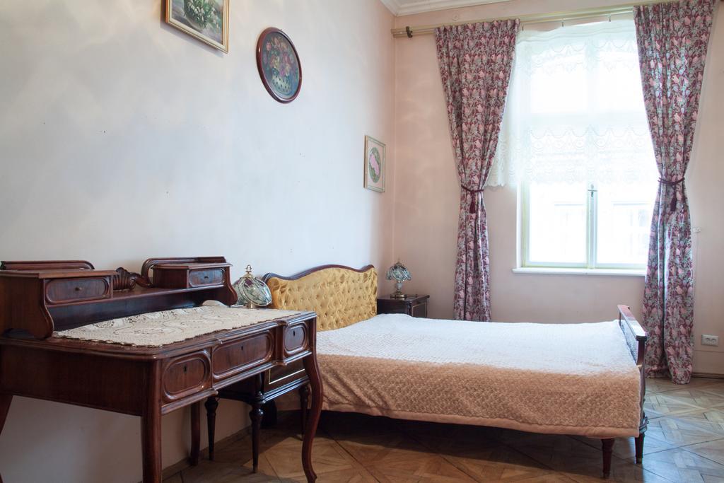 "Eva Stories" Movie Apartment On Rynok Square Lviv Eksteriør billede