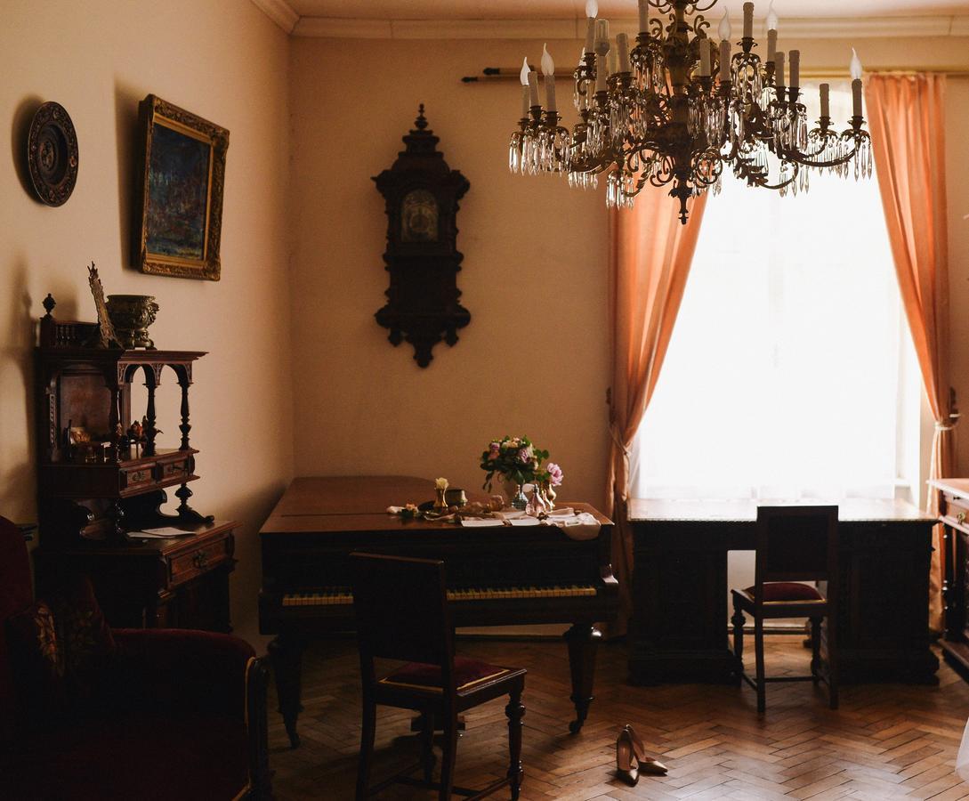 "Eva Stories" Movie Apartment On Rynok Square Lviv Eksteriør billede